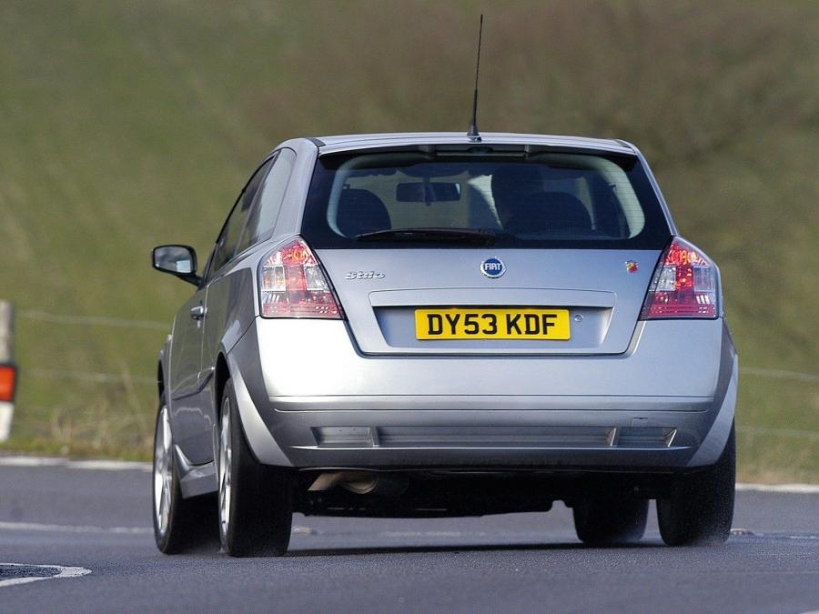  Fiat Stilo Abarth 3-Door 2001 года  (UK) (фото 3 из 12)
